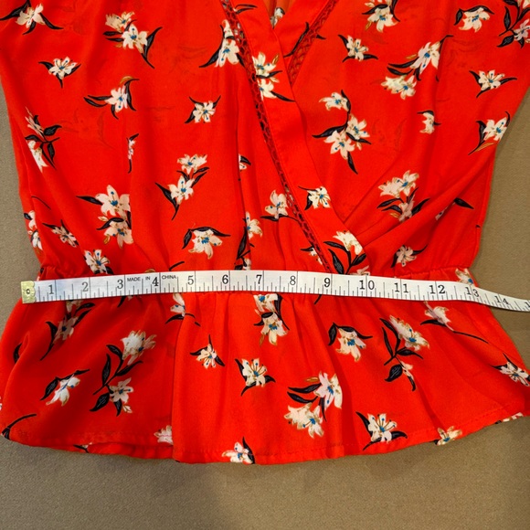 Sienna Sky Red Floral Print Peplum Top - size small - Picture 9 of 10